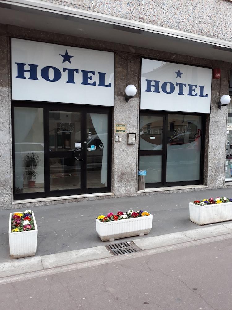 Hotel Salus Milão Exterior foto